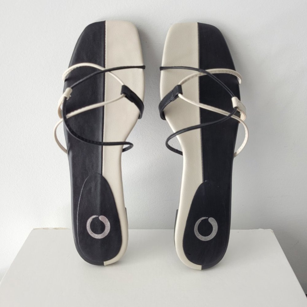 $65  (9.5) *NWT* JOURNEE Collection Breena Slide Sandal